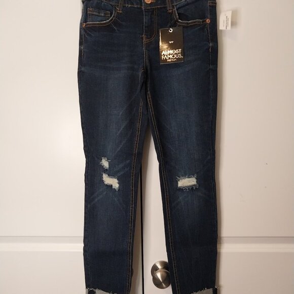 Tilly's Almost Famous Premium Ankle Juniors Jeans - Picture 3 of 8